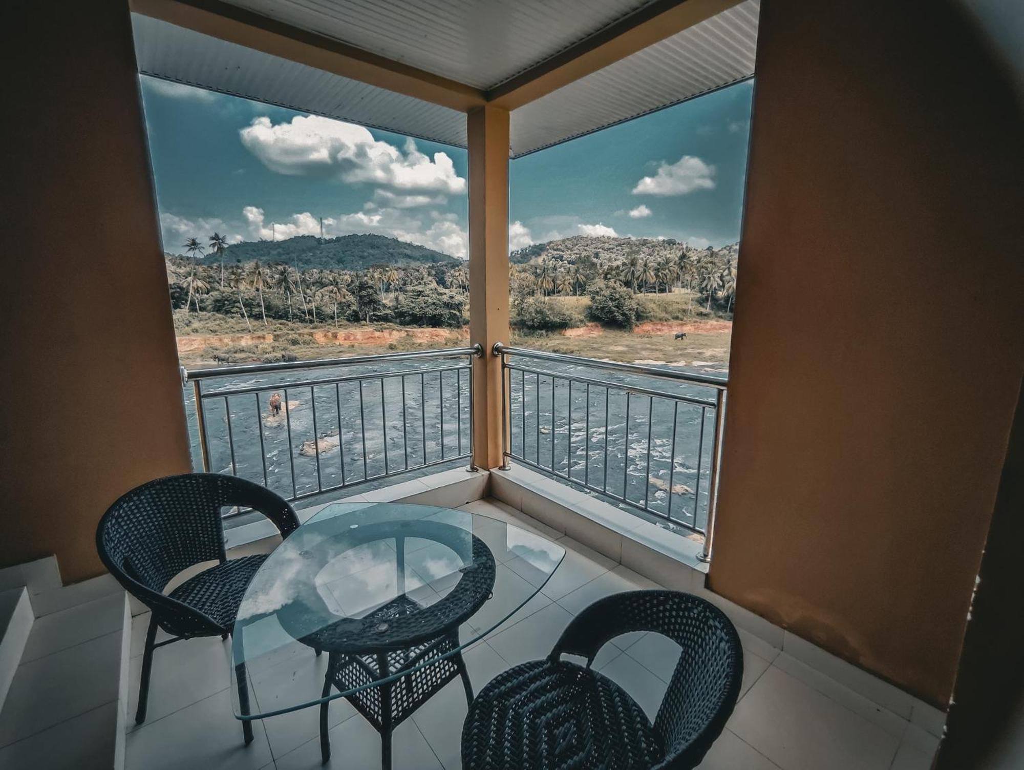 Hotel Elephant Park - New Deal! Half Off Airport Pickups Available Пинавала Екстериор снимка